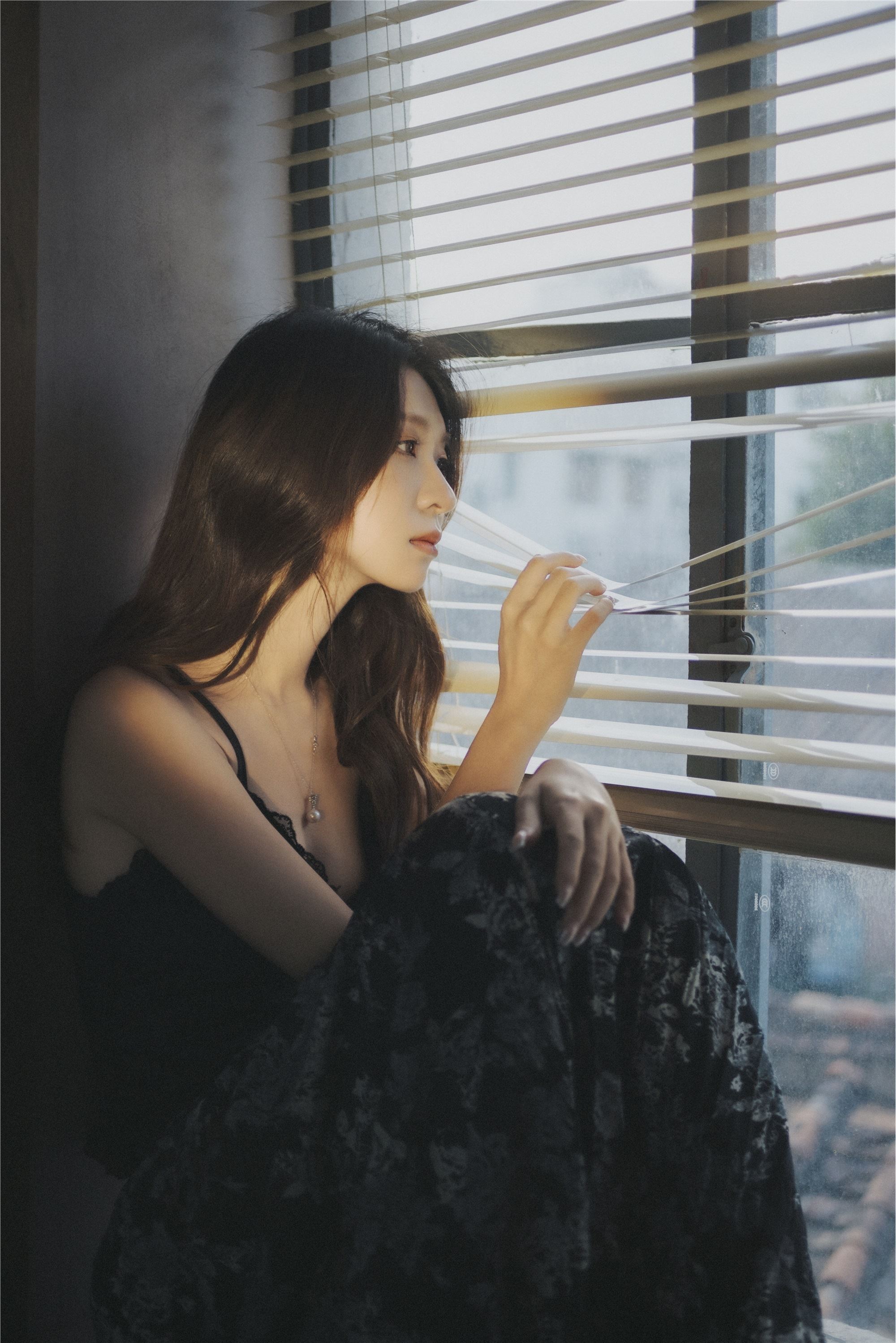 YITUYU艺图语 2025.01.18 孤独感 失眠面包蟹